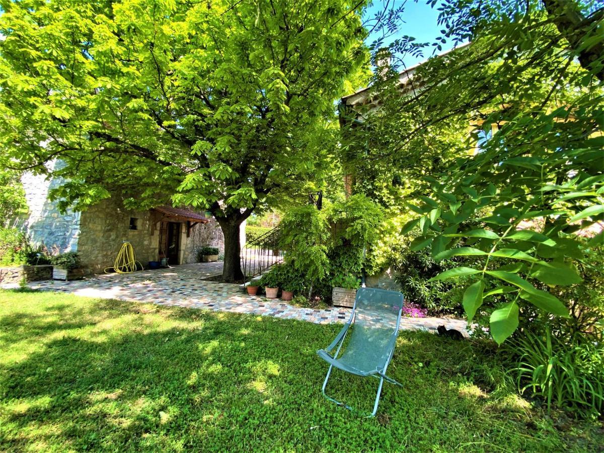 DOMAINE DE LAUDUN Gîte de groupe et chambres d'hôtes Villeneuve-de-Berg Exterior foto