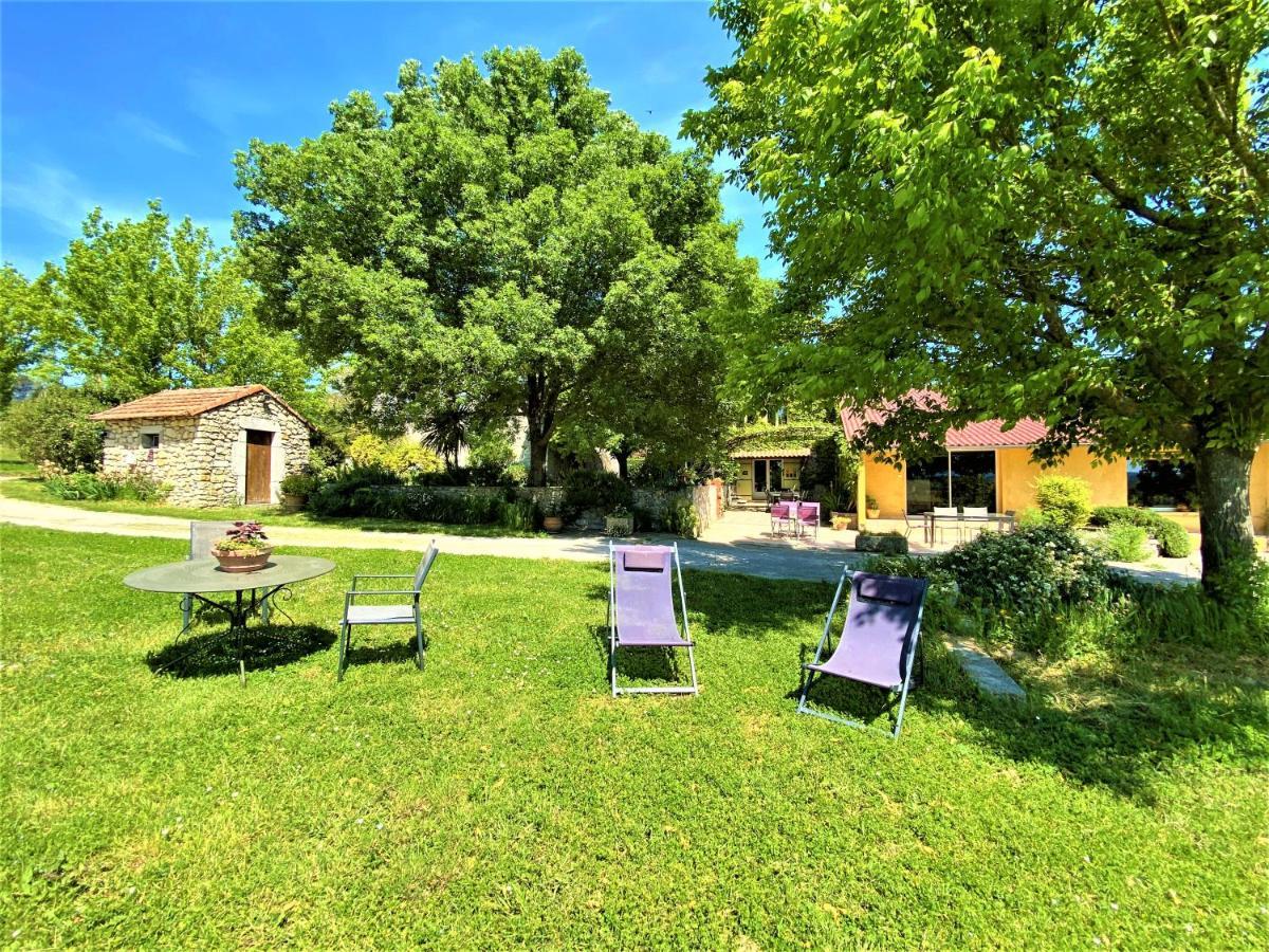 DOMAINE DE LAUDUN Gîte de groupe et chambres d'hôtes Villeneuve-de-Berg Exterior foto