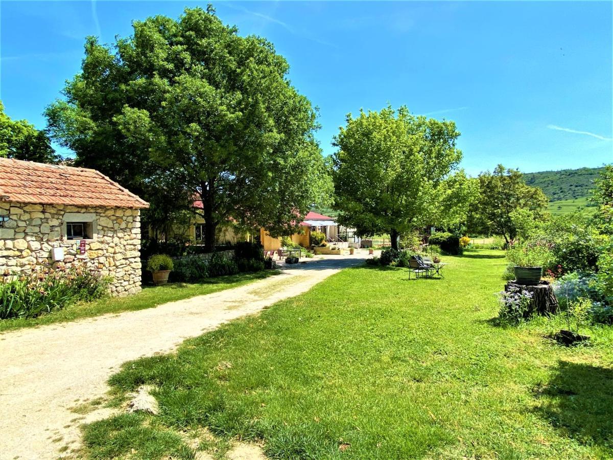 DOMAINE DE LAUDUN Gîte de groupe et chambres d'hôtes Villeneuve-de-Berg Exterior foto