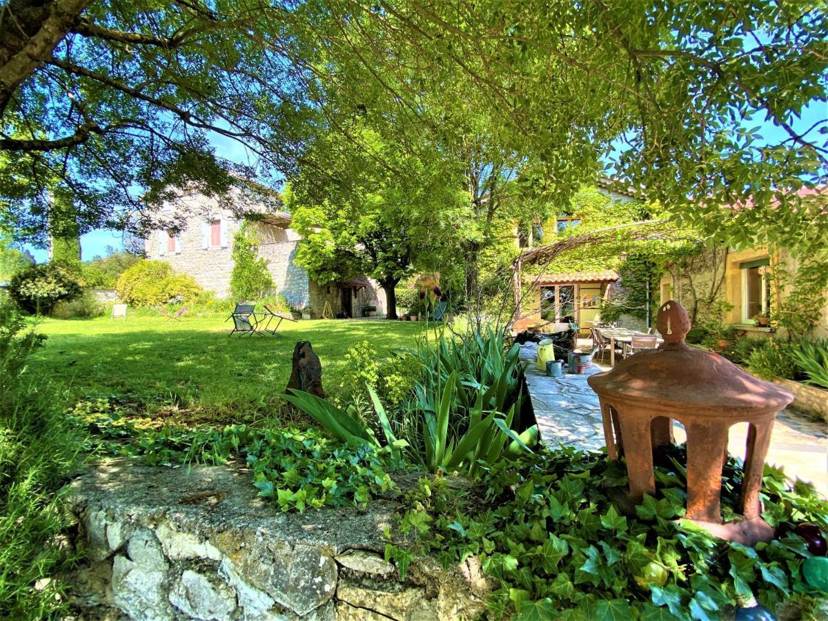 DOMAINE DE LAUDUN Gîte de groupe et chambres d'hôtes Villeneuve-de-Berg Exterior foto